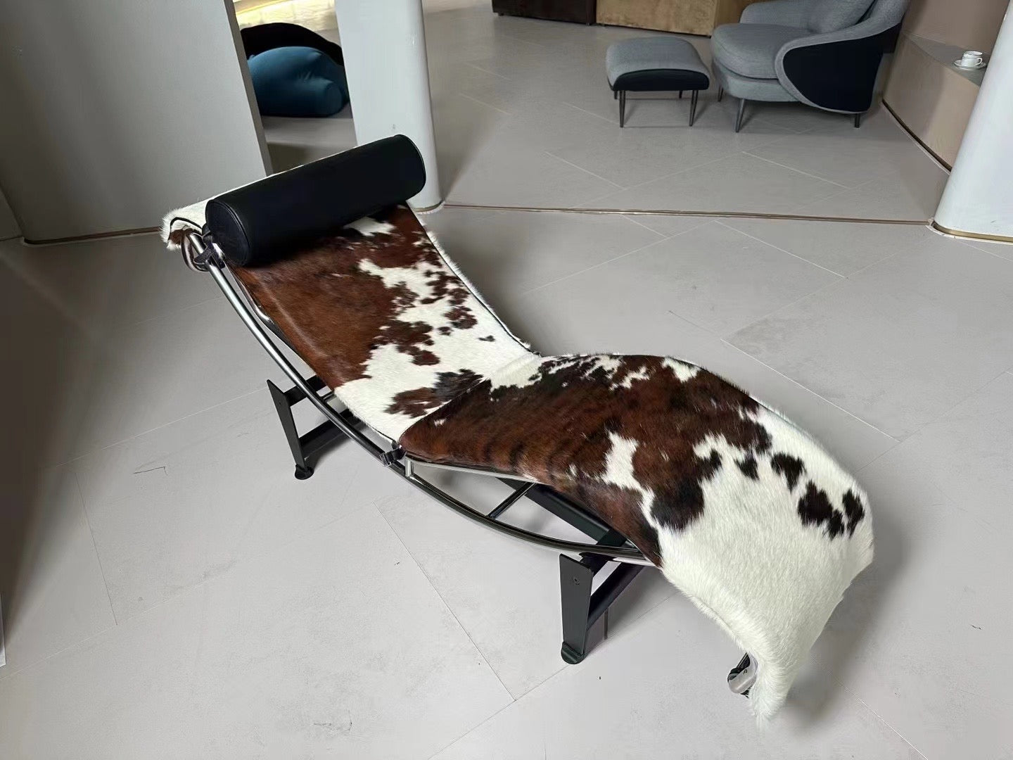 LC4 lounge chair